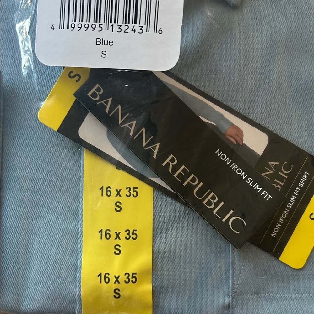 Banana Republic Men's Light Blue Dress Shirt - Picture 3 of 3